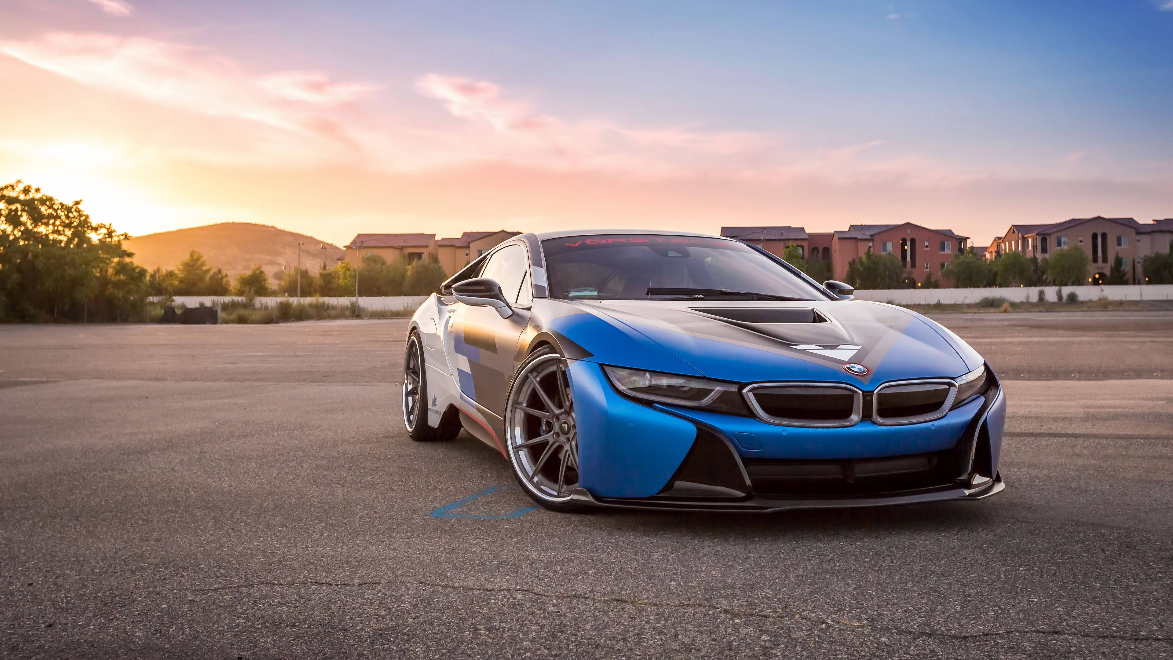 कार 4K नीला BMW I8 वॉलपेपर