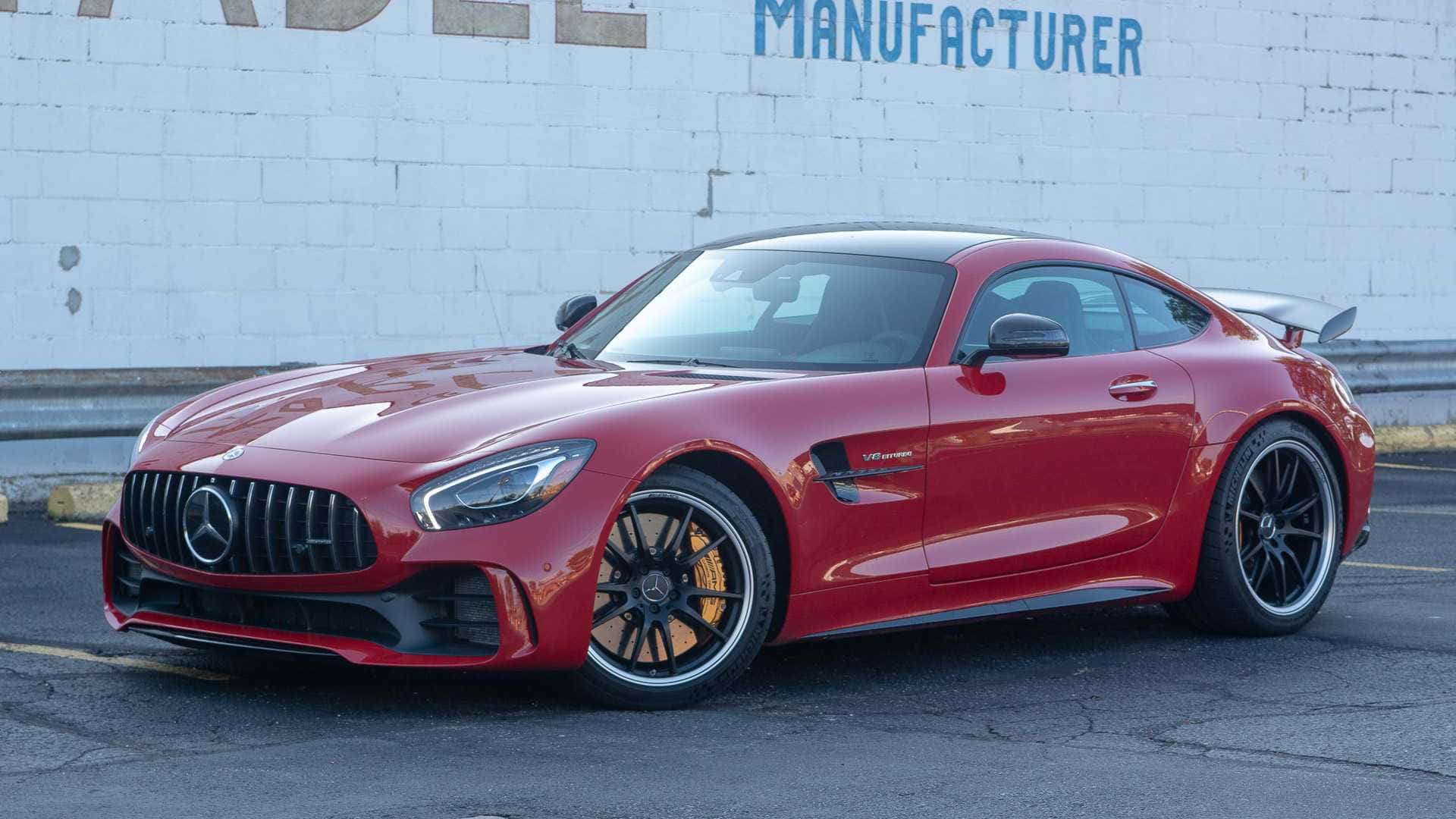 AMG GT-R की शक्ति को अनलॉक करें वॉलपेपर