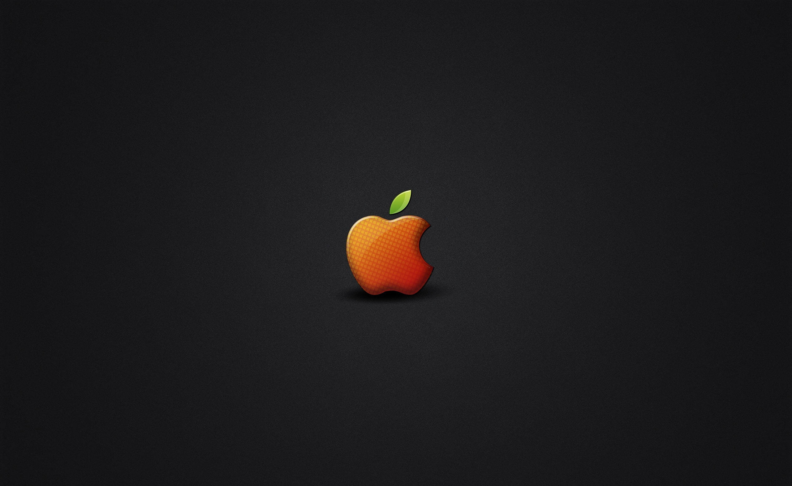 प्रतिष्ठित Apple लोगो चिकने काले रंग में लिपटा हुआ, परिष्कृत तकनीक का प्रतीक। वॉलपेपर