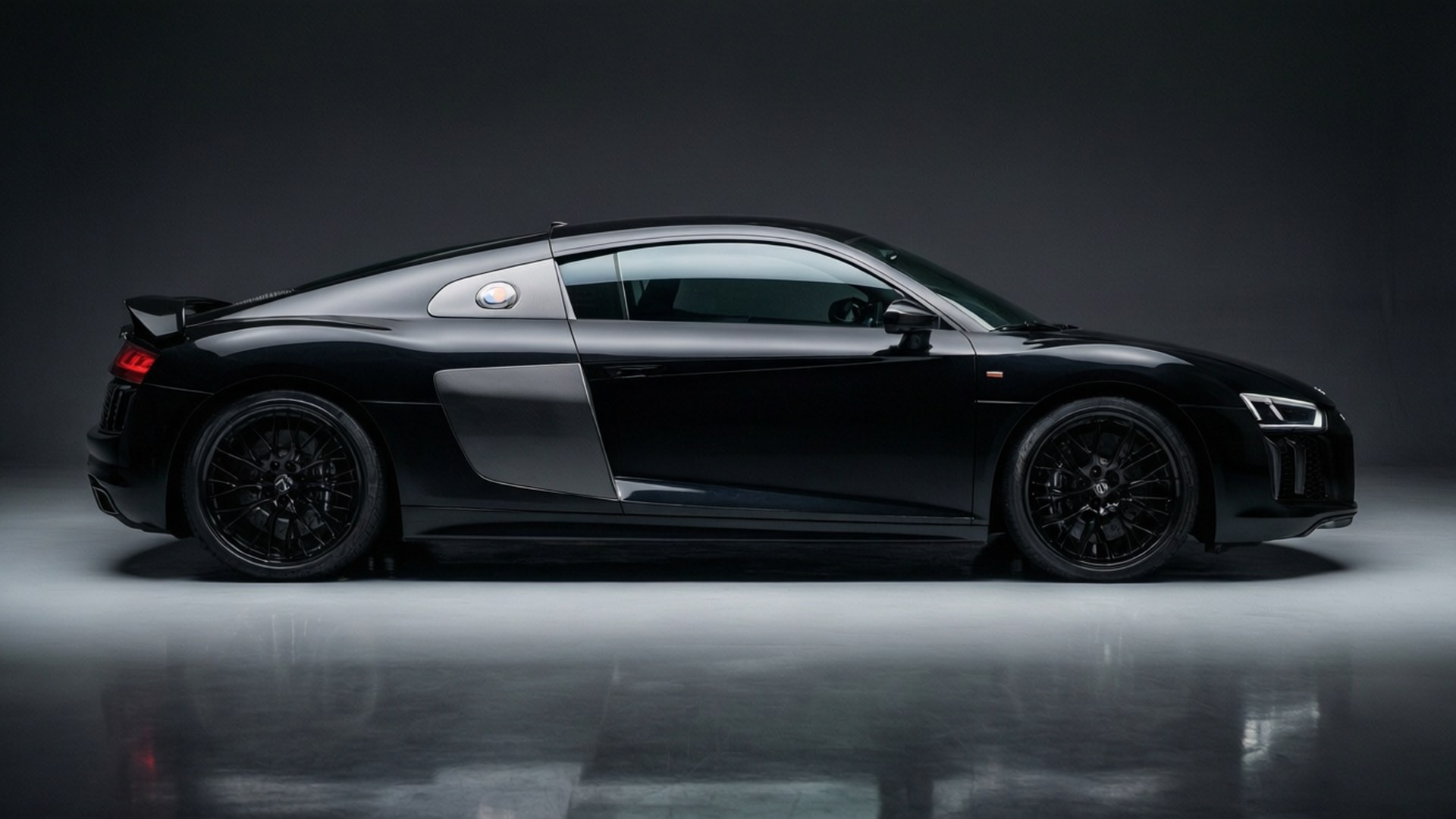 Audi R8 स्टूडियो वॉलपेपर