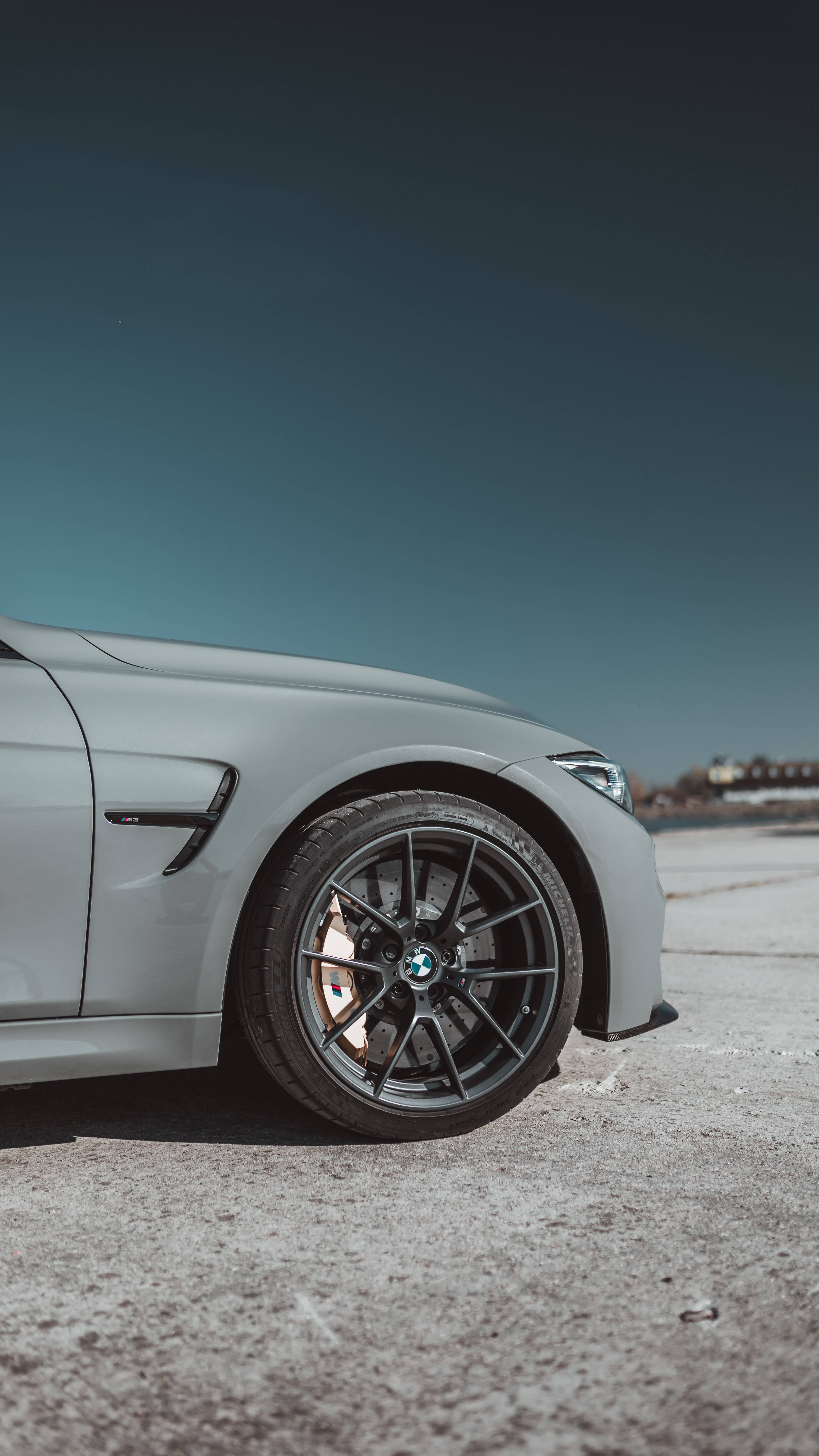 ग्रे BMW कार का परफेक्ट व्यू वॉलपेपर