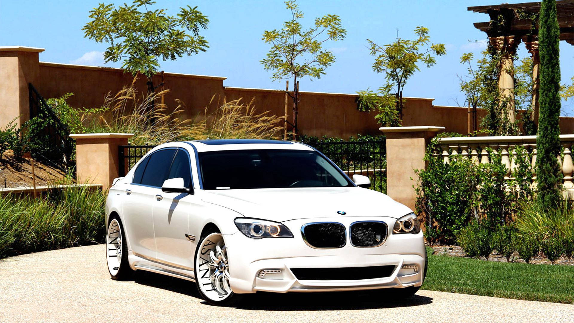सफेद BMW Asanti ट्यूनिंग वॉलपेपर