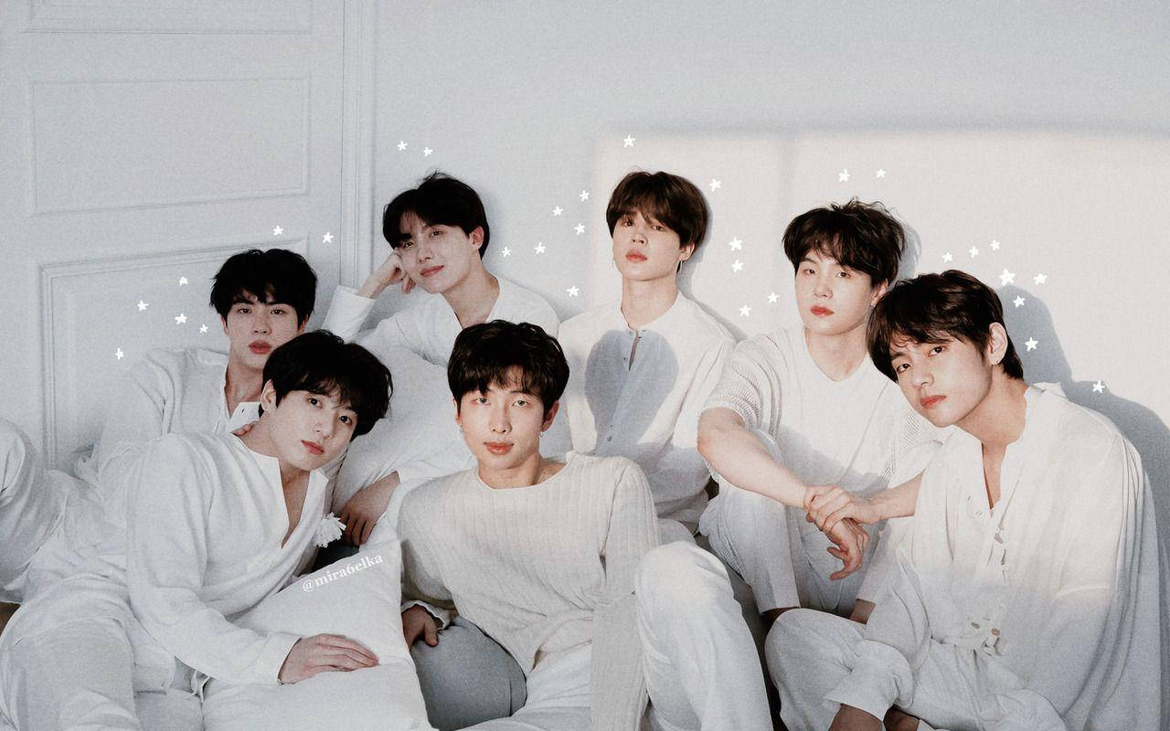 BTS 2020 सफेद वस्त्रों में वॉलपेपर