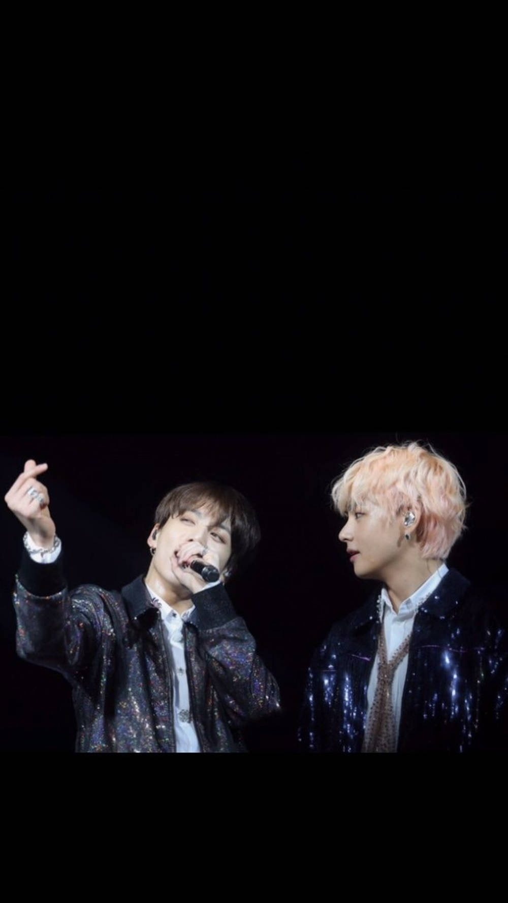 BTS JK और V का लव योरसेल्फ टूर प्रदर्शन वॉलपेपर