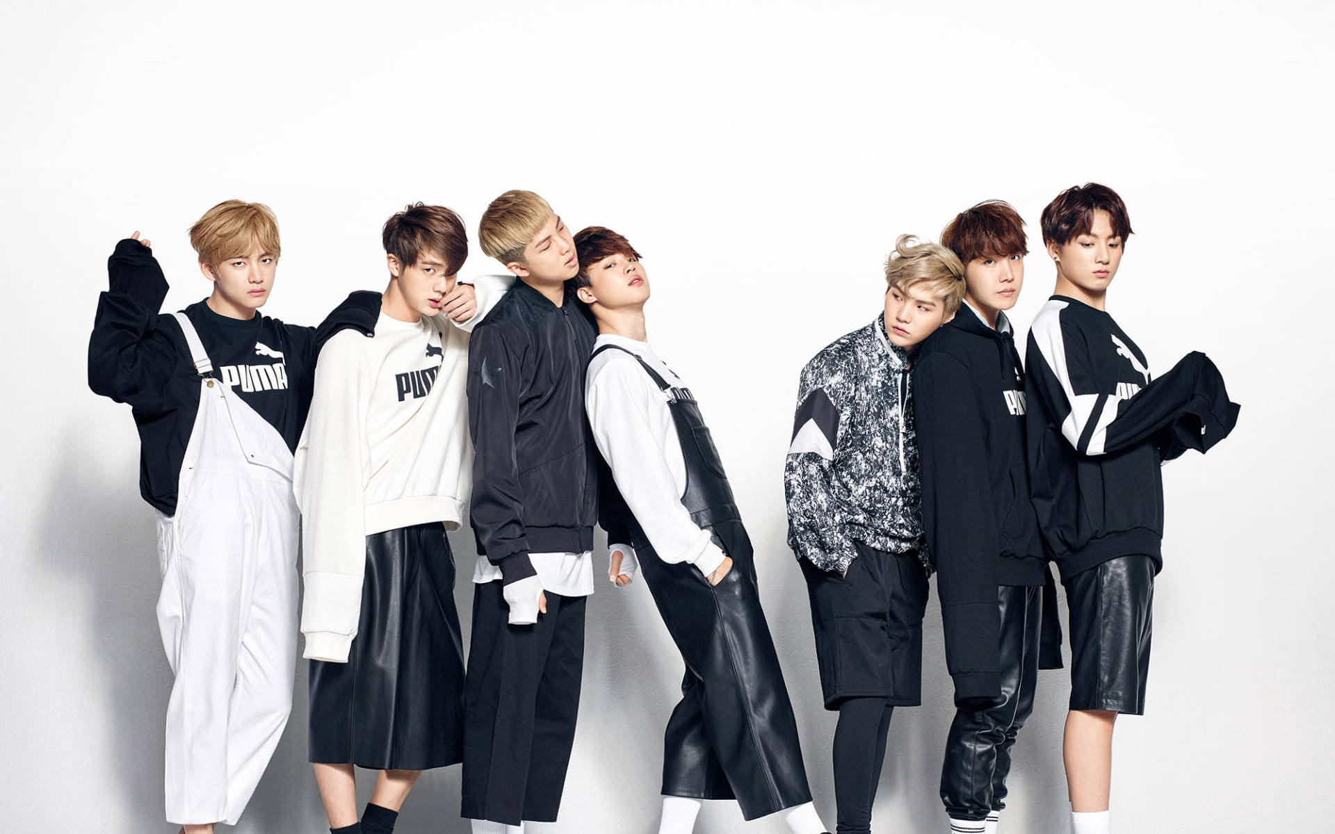 BTS ग्रुप फोटो PUMA आउटफिट वॉलपेपर