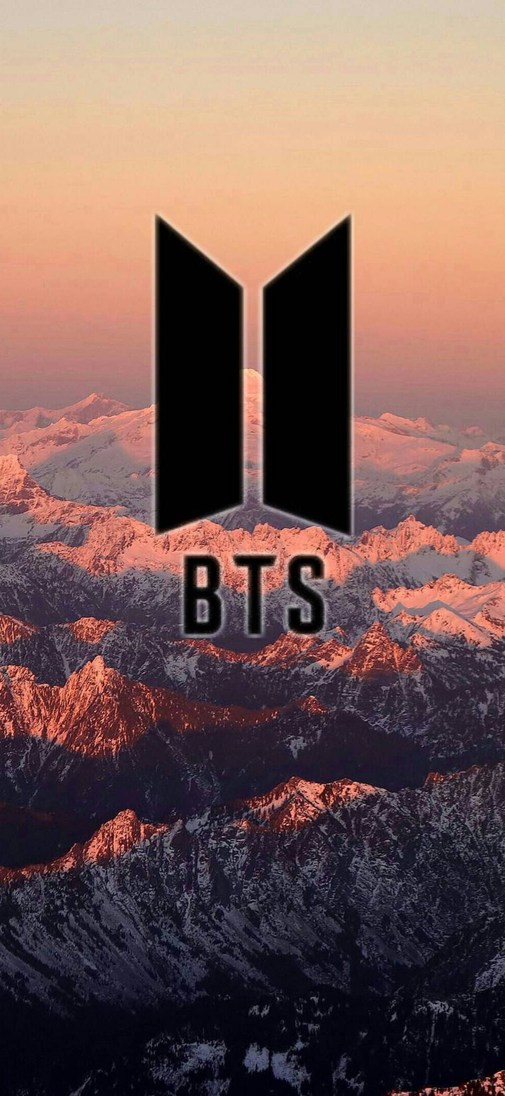 BTS लोगो सौंदर्यपूर्ण पर्वत पर वॉलपेपर