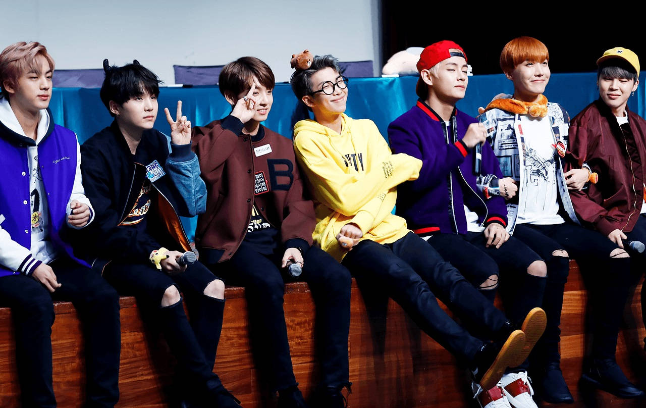 BTS का प्यारा फैनमीट मोमेंट वॉलपेपर