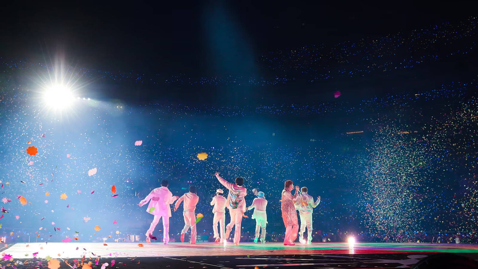 BTS कॉन्सर्ट उनका डायनामाइट प्रदर्शन वॉलपेपर