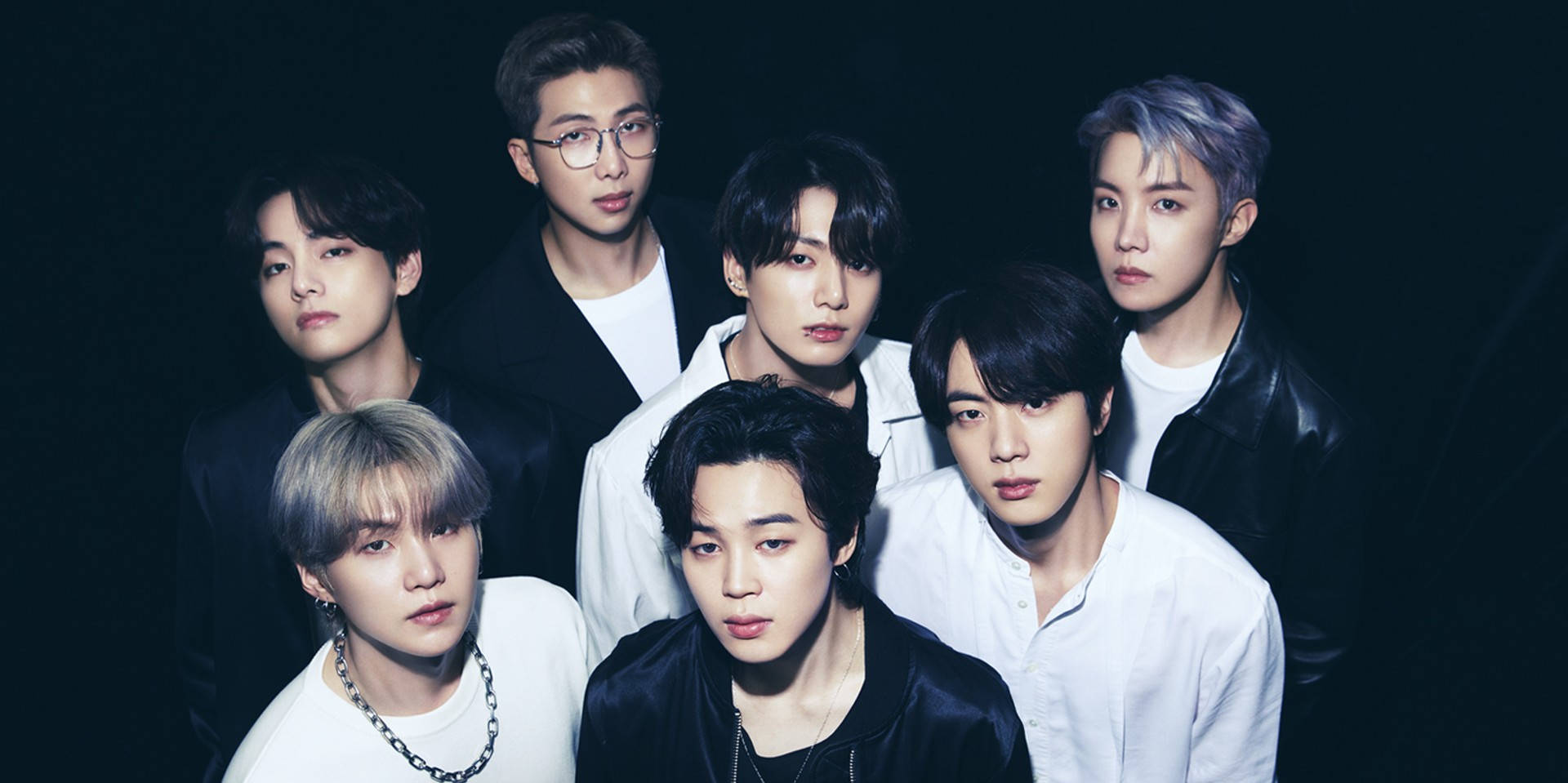 BTS ब्लैक एंड व्हाइट डेस्कटॉप वॉलपेपर