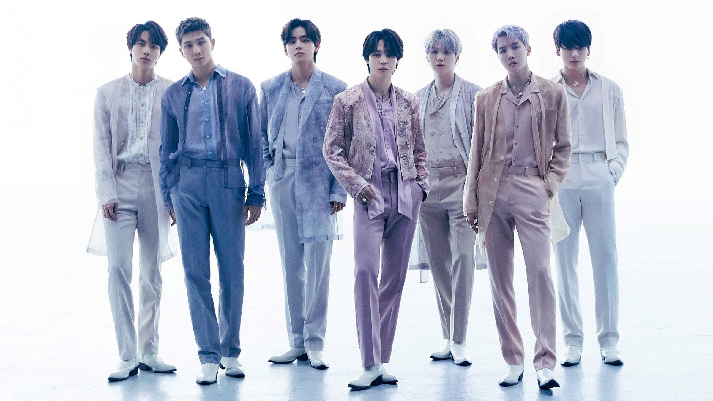 BTS रंगीन सूट डेस्कटॉप वॉलपेपर