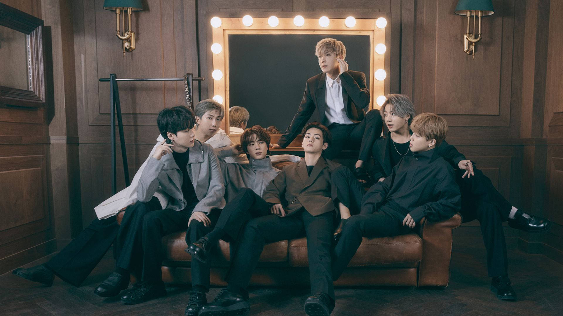 BTS वैनिटी डेस्कटॉप वॉलपेपर