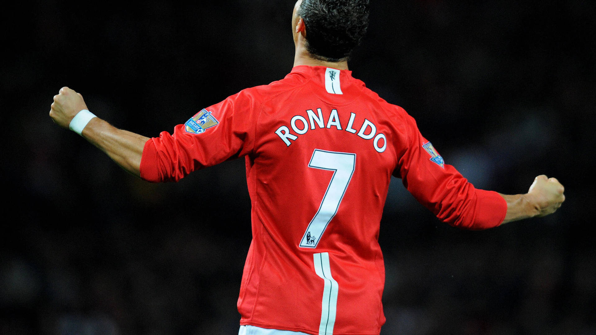 CR7 HD बाहें उठाए हुए वॉलपेपर