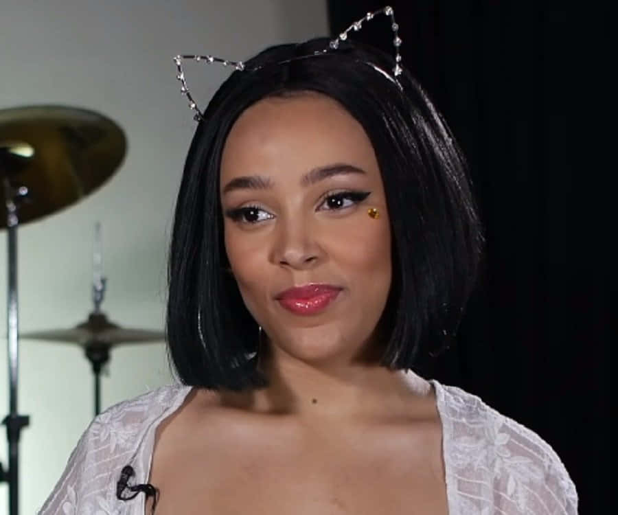 Doja Cat उड़ान भरने के लिए तैयार वॉलपेपर