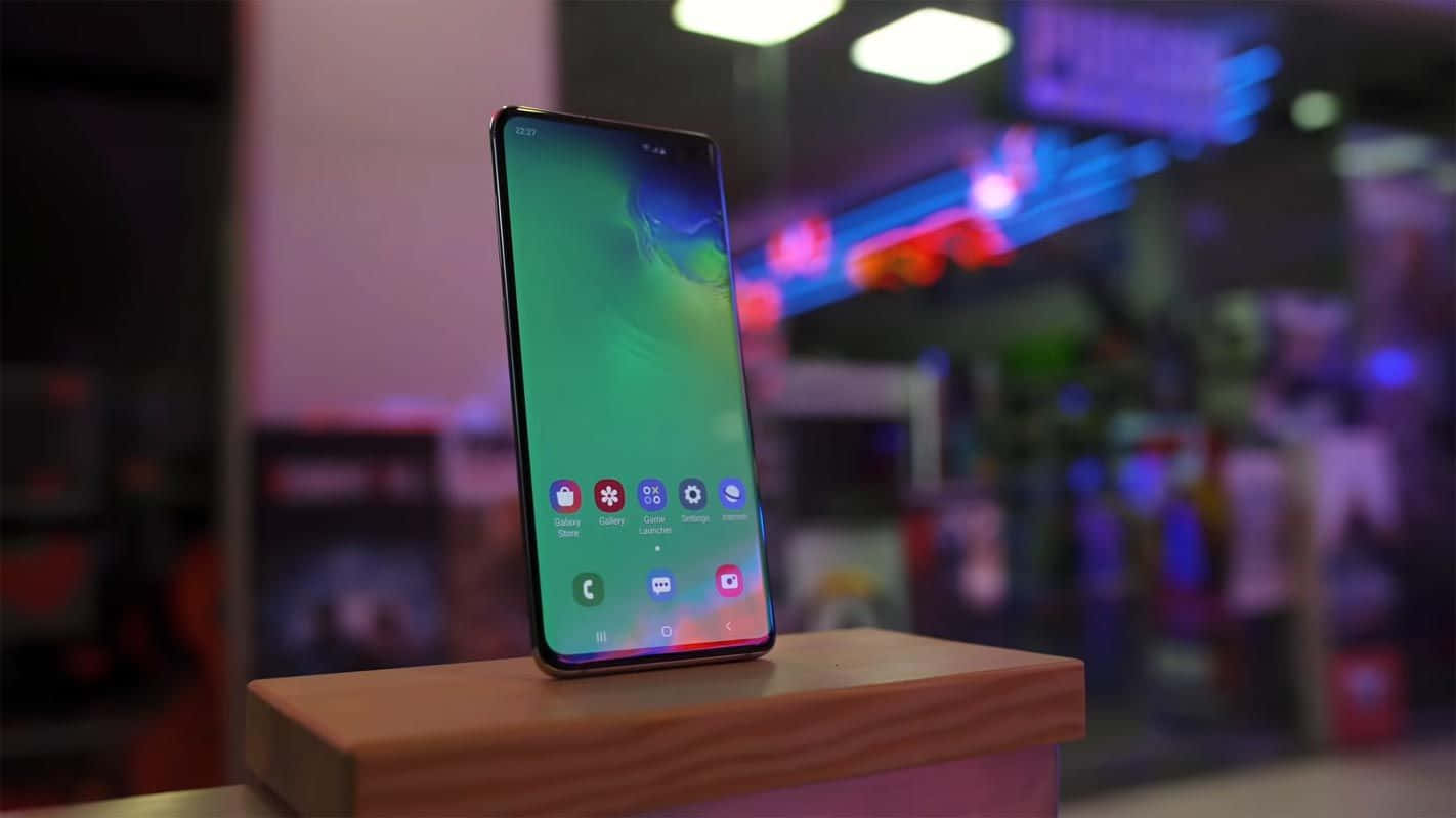 नया Galaxy S10 पाएं और बेजोड़ शक्ति और डिज़ाइन का अनुभव करें वॉलपेपर
