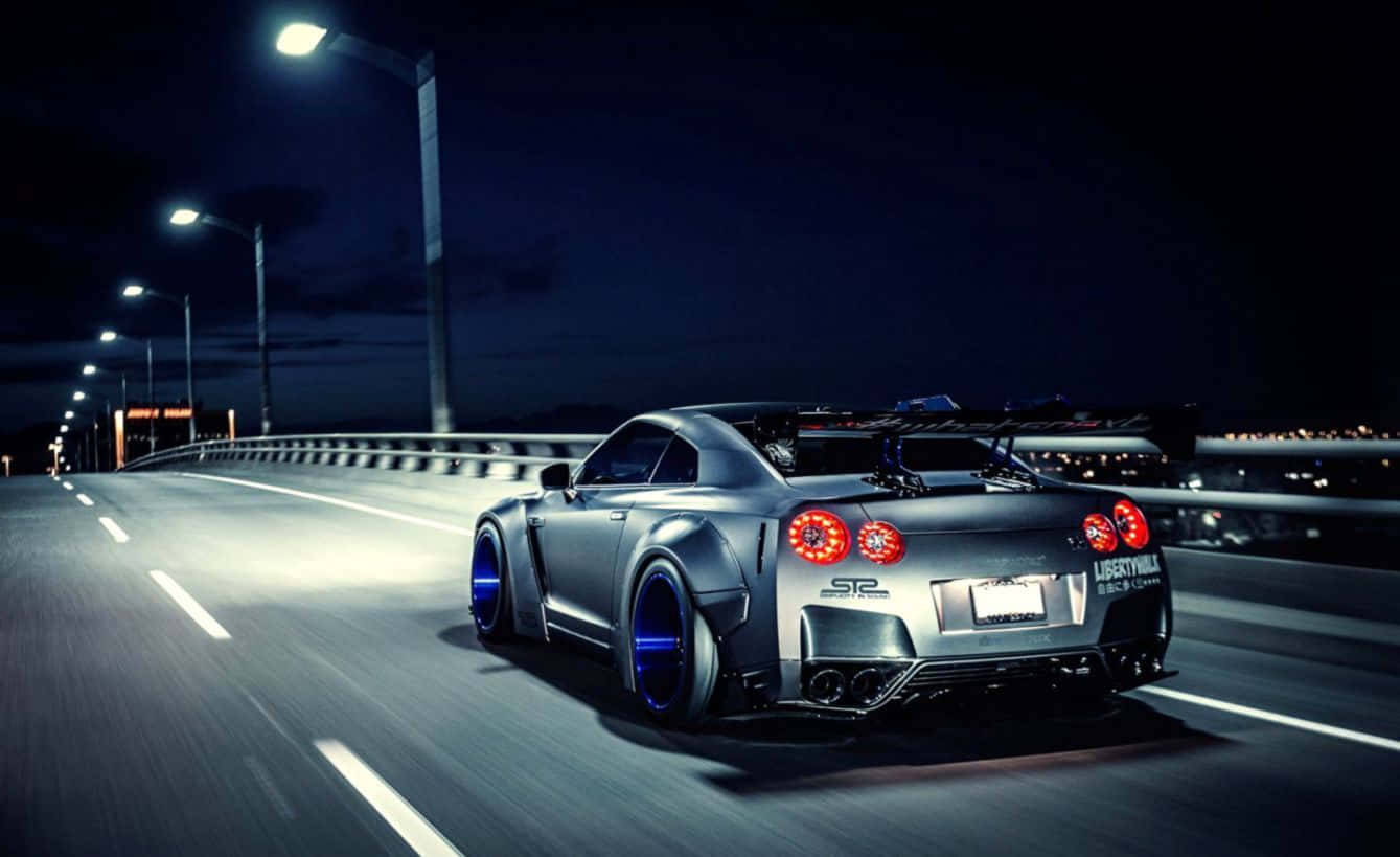 GTR R35 रात की सड़क वॉलपेपर