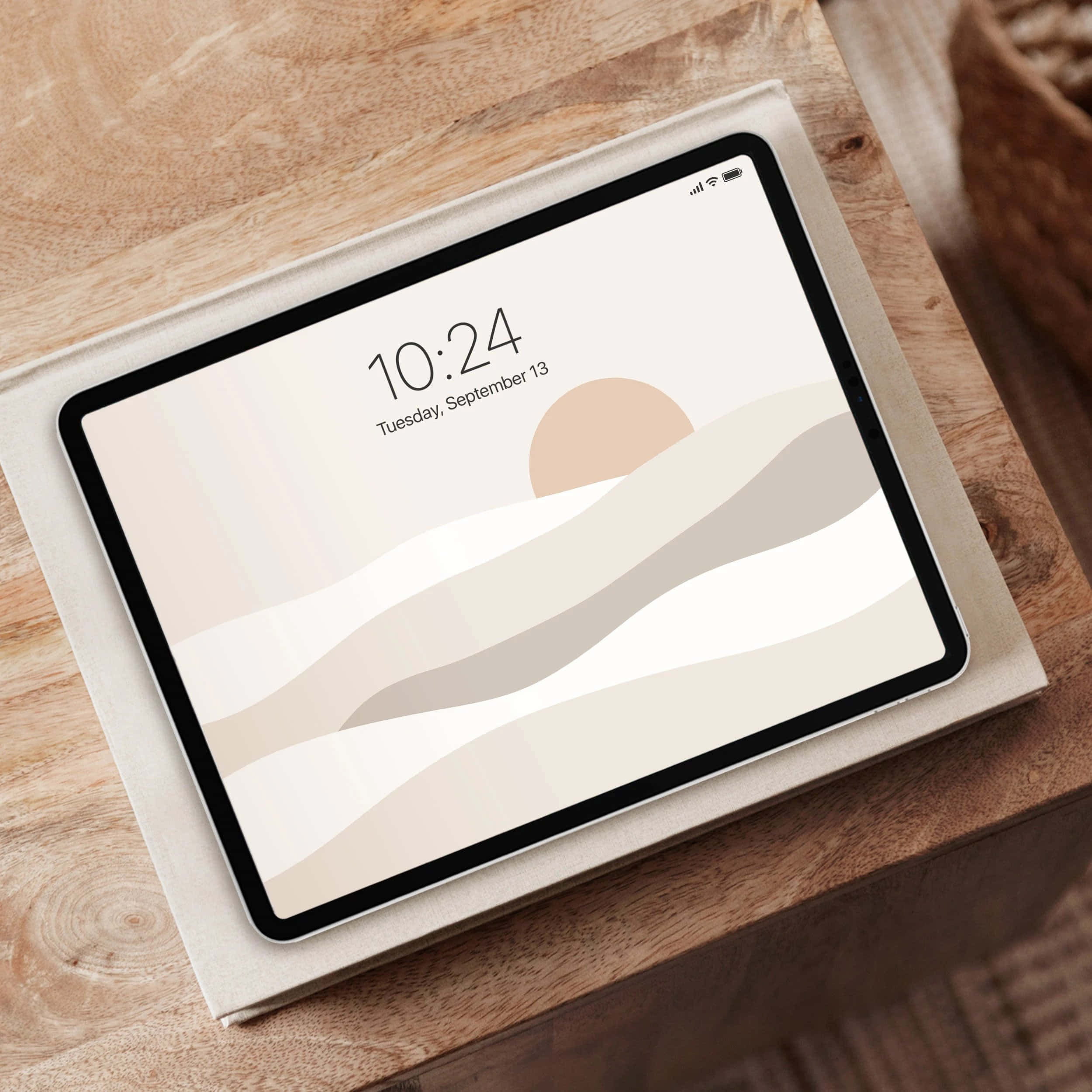 "सृजनात्मक बने रहें, सौंदर्यपूर्ण iPad के साथ।" वॉलपेपर