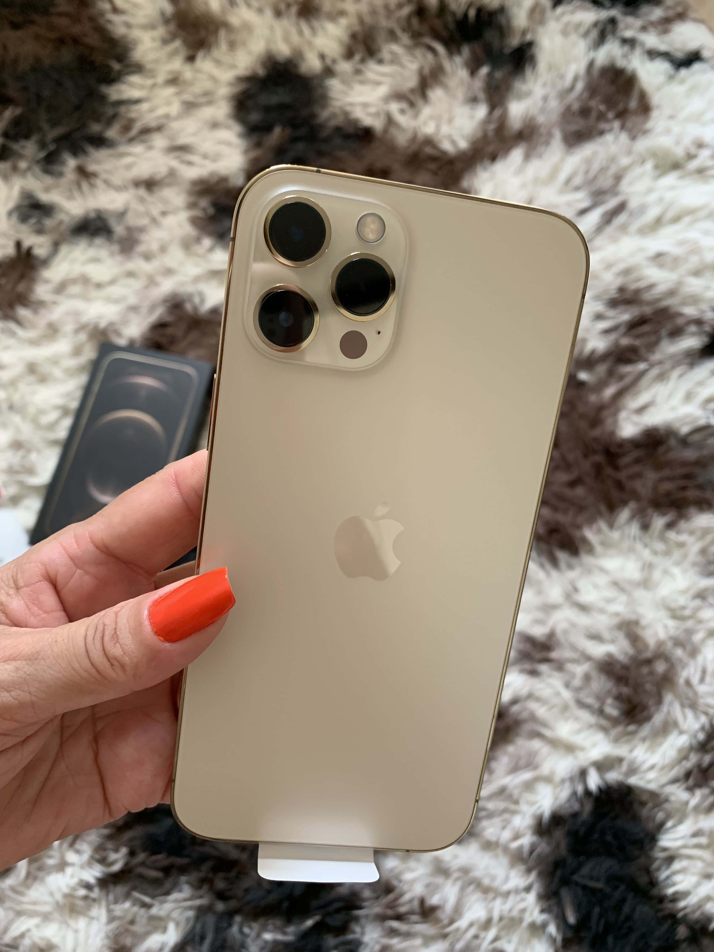iPhone 12 की तस्वीरें वॉलपेपर