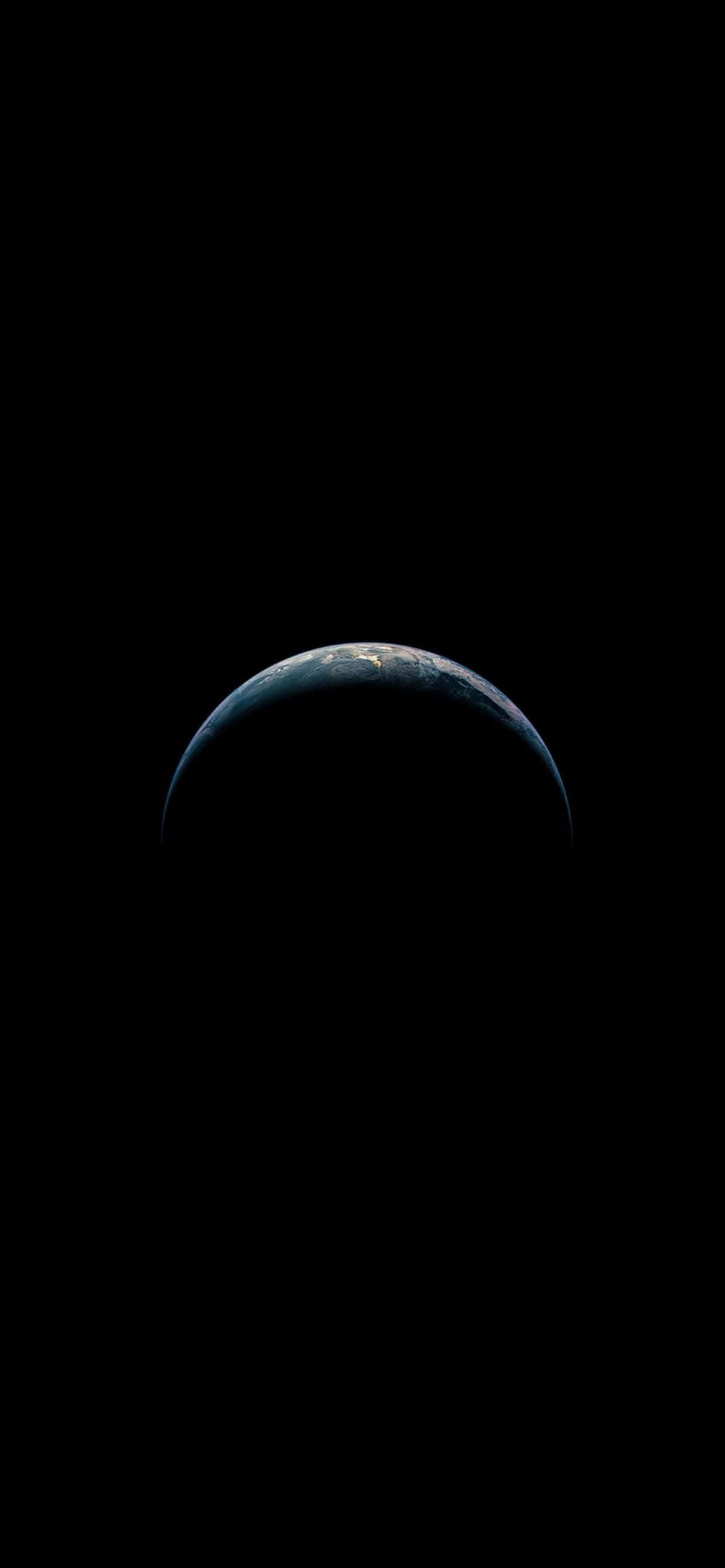 iPhone 13 वॉलपेपर