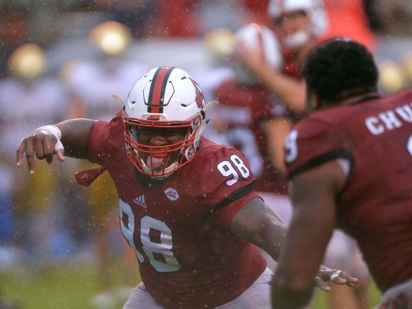 NC State Wolfpack के खिलाड़ी BJ Hill और Bradley Chubb 2016 की तस्वीर वॉलपेपर