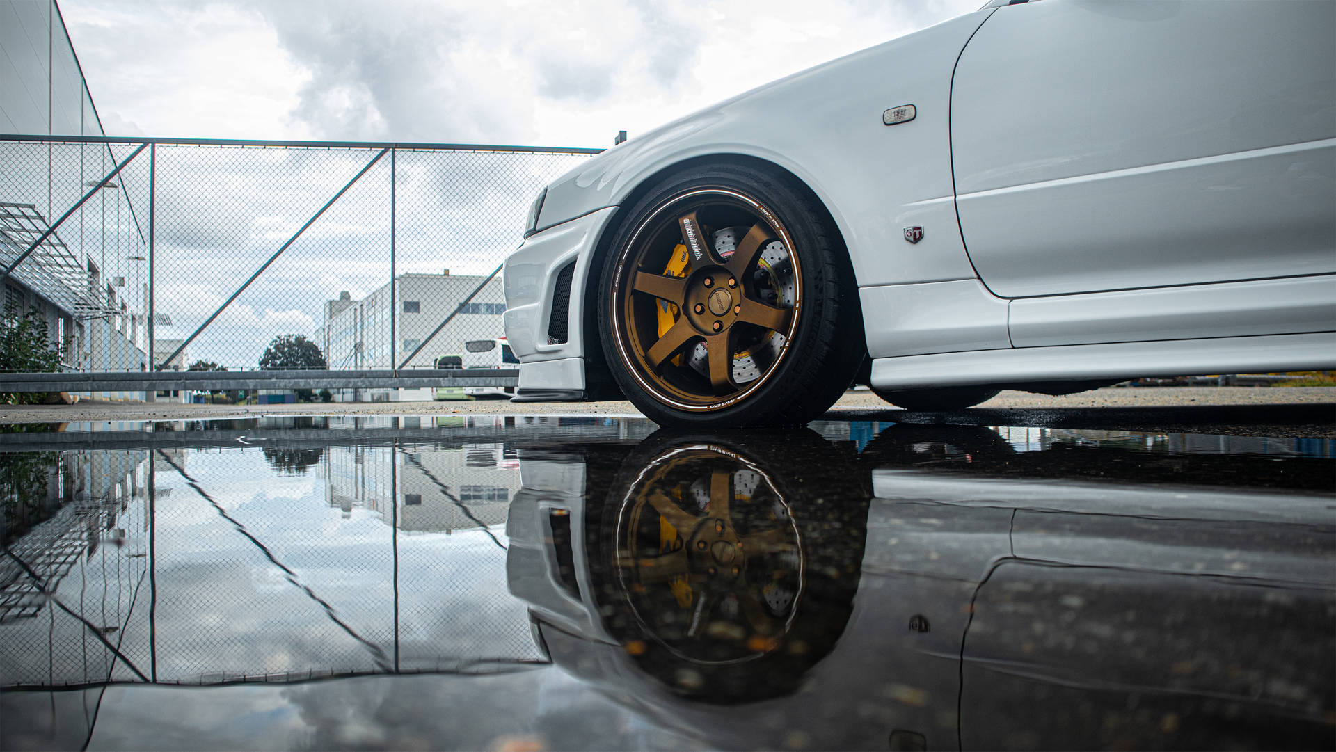 Nissan Skyline GTR R34 का पहिया — कार जीआईएफ वॉलपेपर