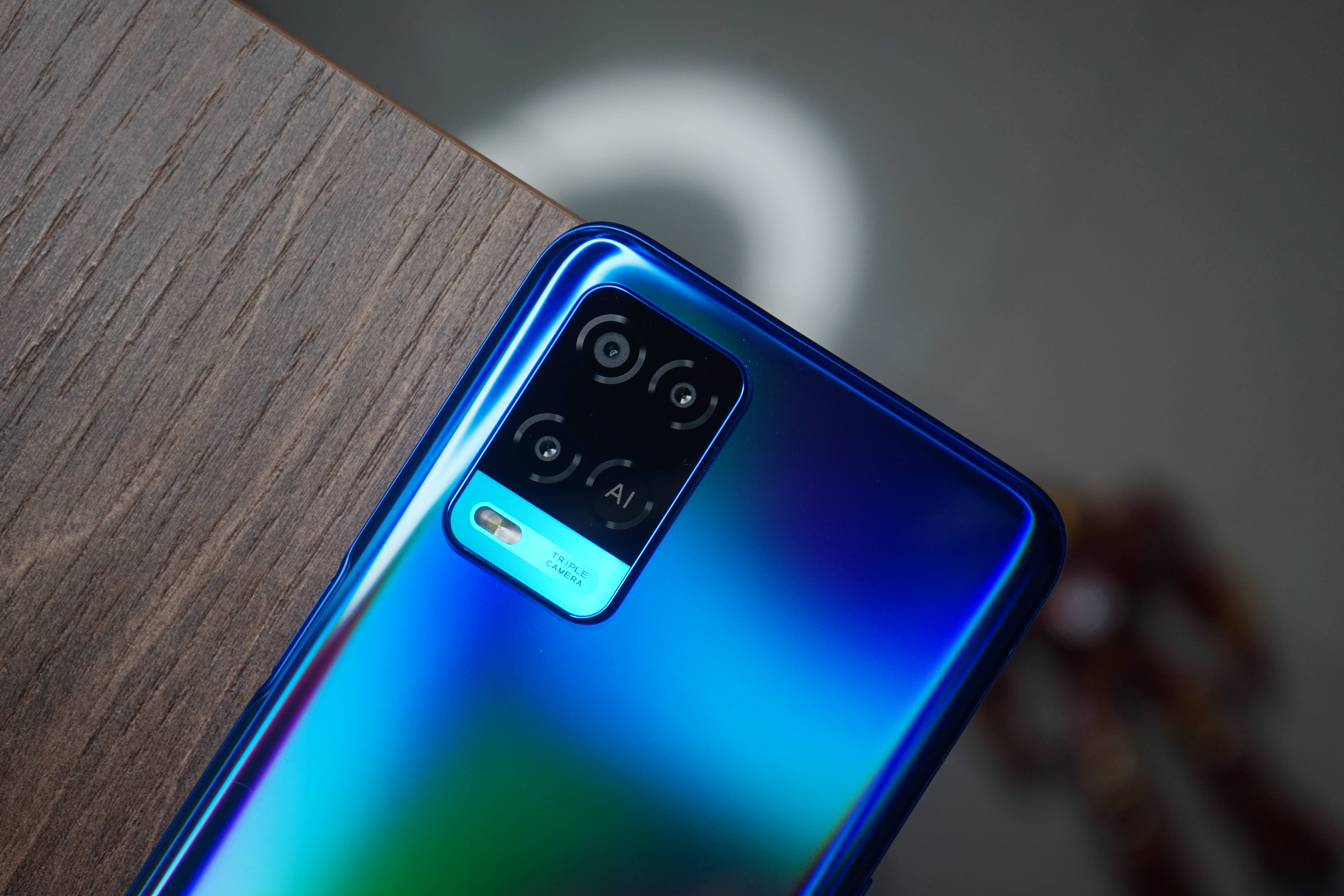नीला Oppo Android स्मार्टफोन वॉलपेपर