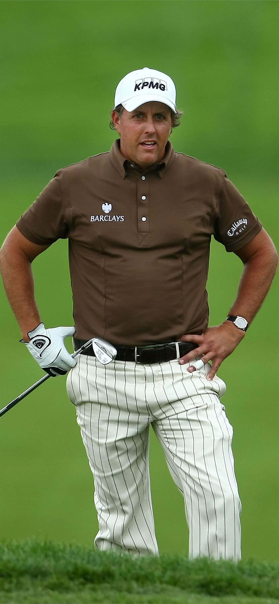 Phil Mickelson के साथ iPhone Xs गोल्फ बैकग्राउंड वॉलपेपर