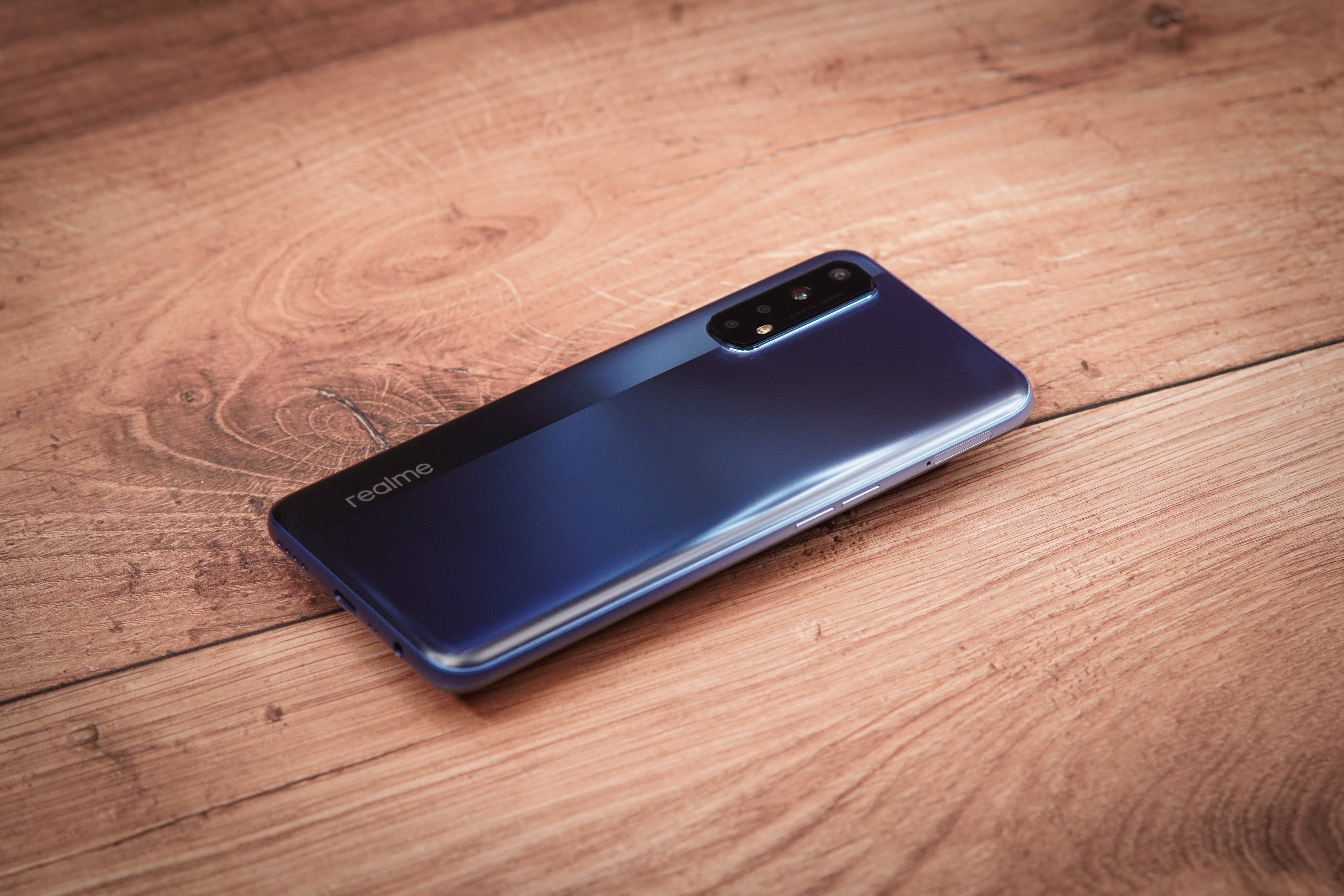Realme 7 काला वॉलपेपर