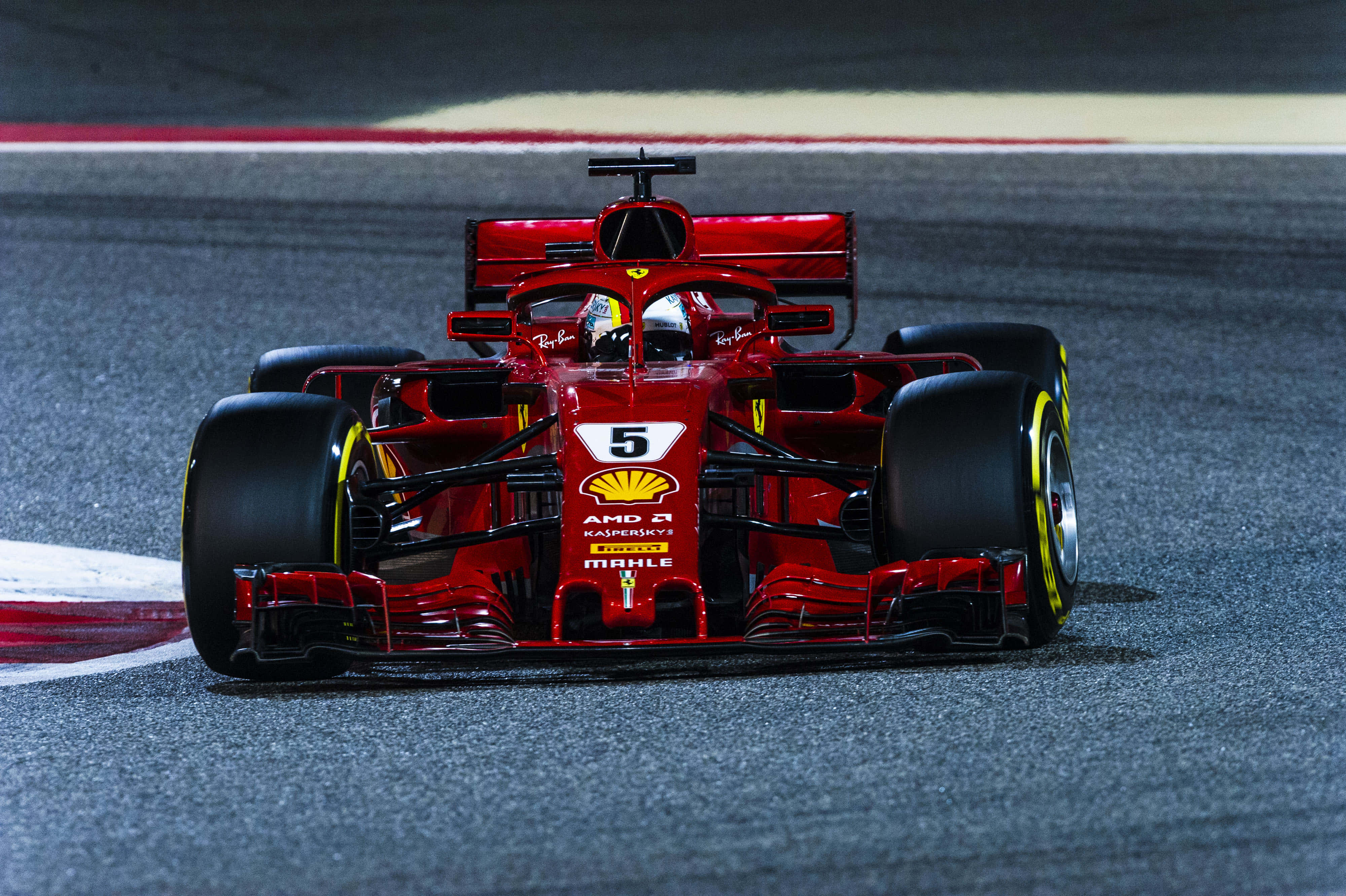 Vettel Ferrari SF71H F1 2018 बैकग्राउंड वॉलपेपर