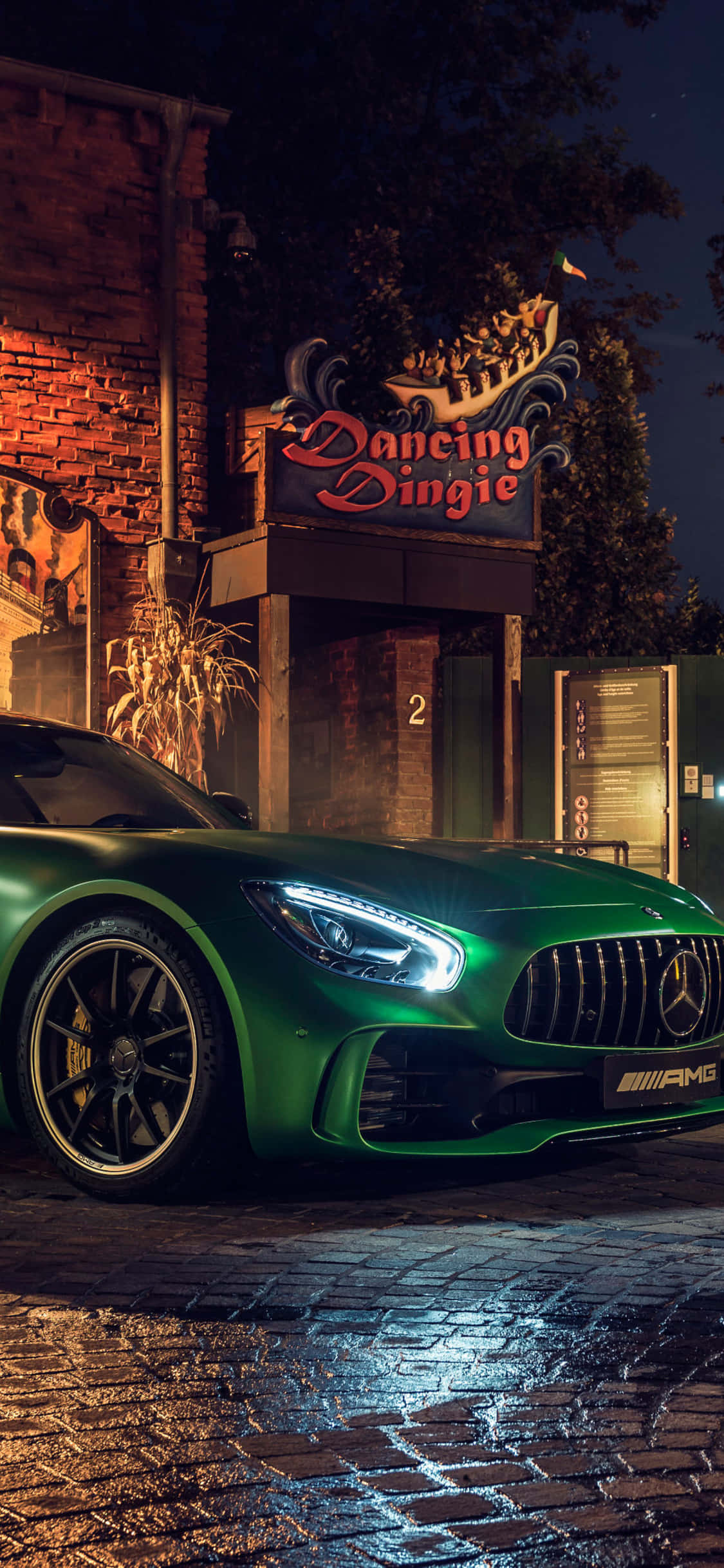 iPhone X Amg Gt-r पृष्ठभूमि और हरा AMG GT वॉलपेपर