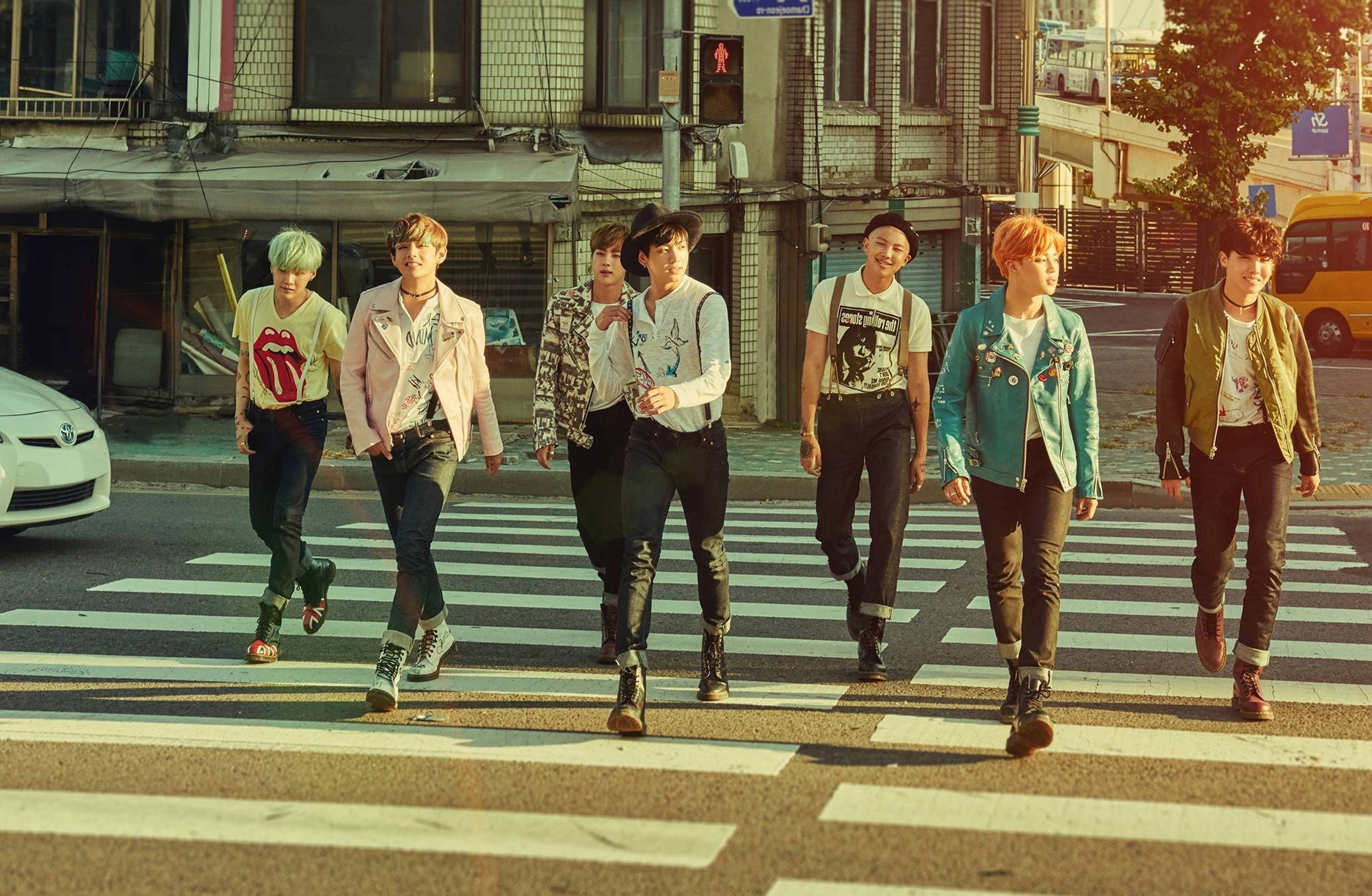 आकर्षक BTS वॉलपेपर लैपटॉप के लिए वॉलपेपर