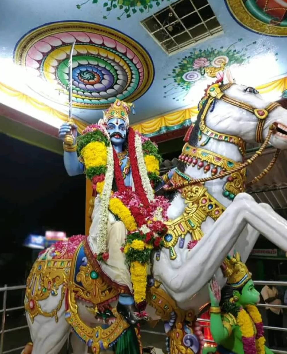 करुप्पासामी की घोड़े के साथ प्रतिमा — घोड़ा वॉलपेपर