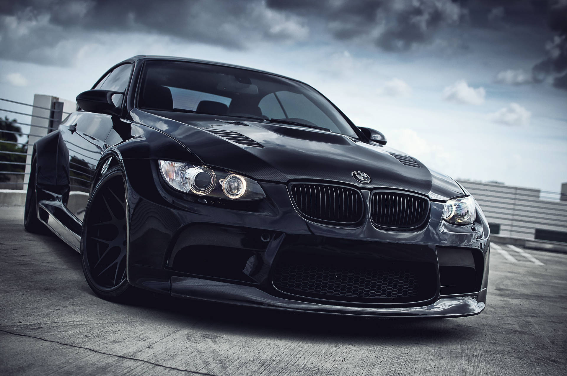 ब्लैक BMW 4K लैपटॉप कार इमेज — Bmw वॉलपेपर