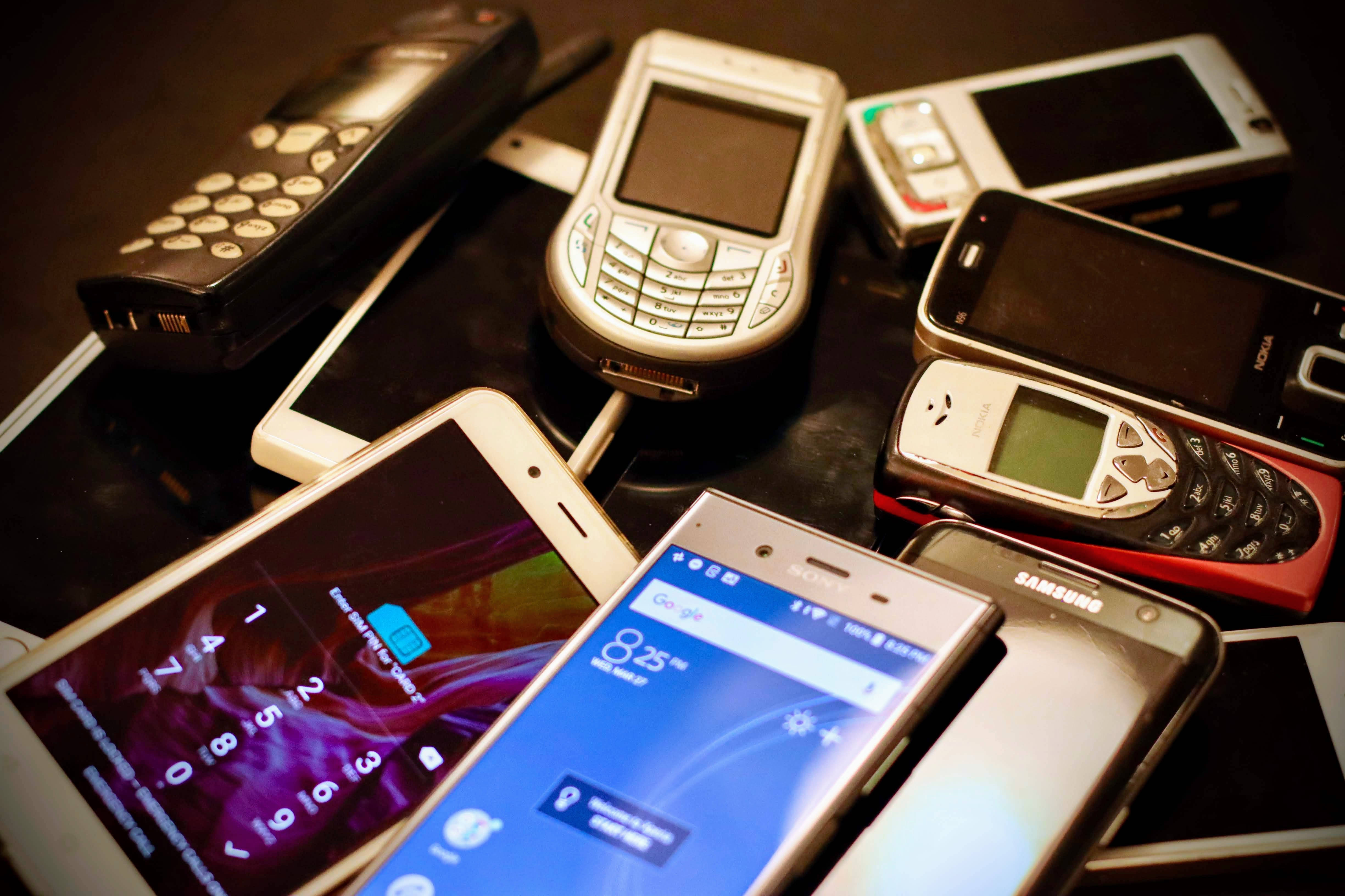 मिश्रित Nokia और Android वॉलपेपर