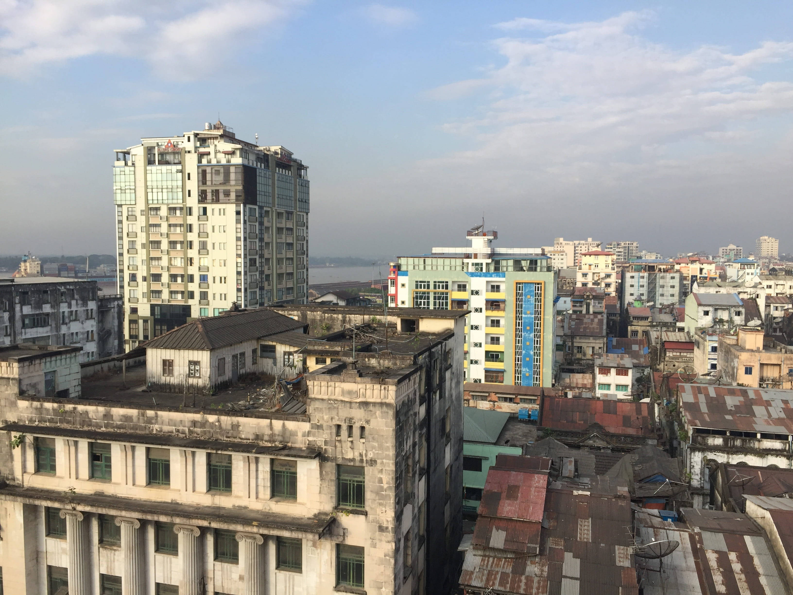 यांगून शहर की इमारतें वॉलपेपर