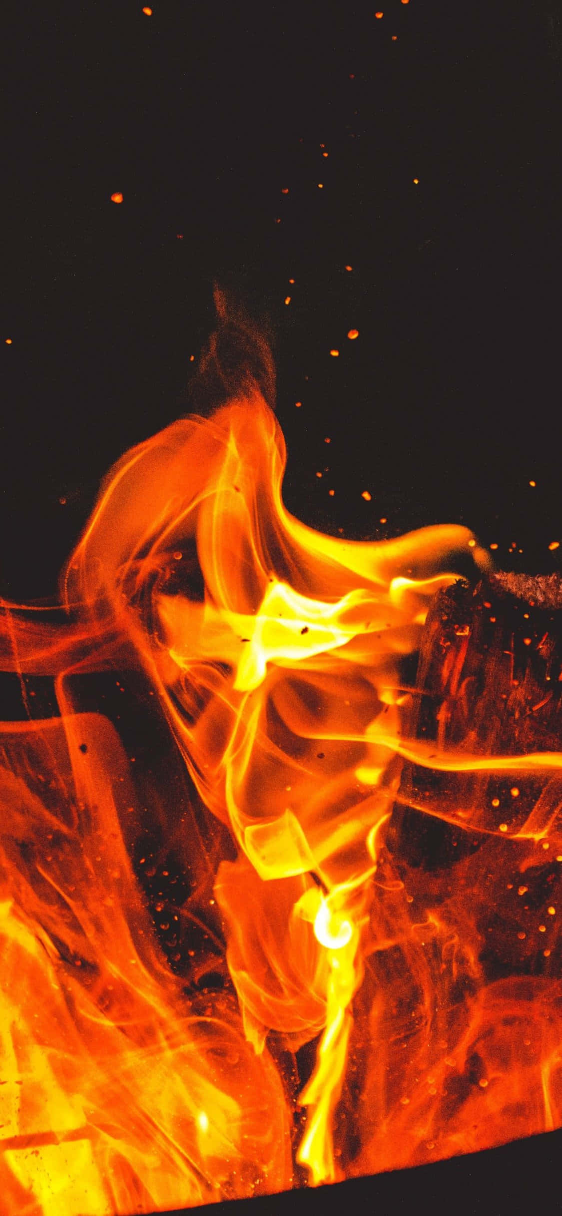 लपटों की गर्मी महसूस करें वॉलपेपर