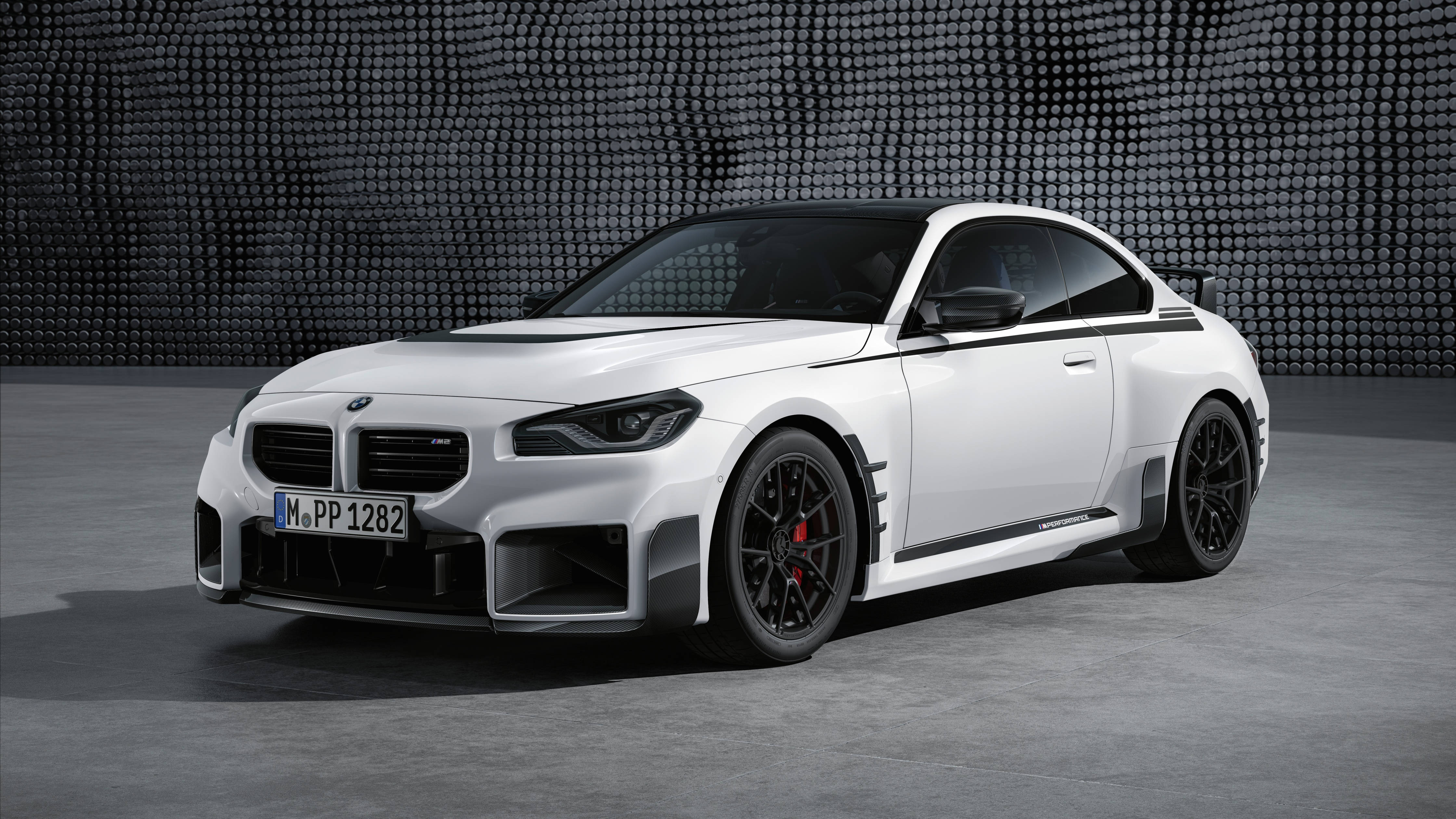 सफेद BMW M2 4K लैपटॉप कार वॉलपेपर