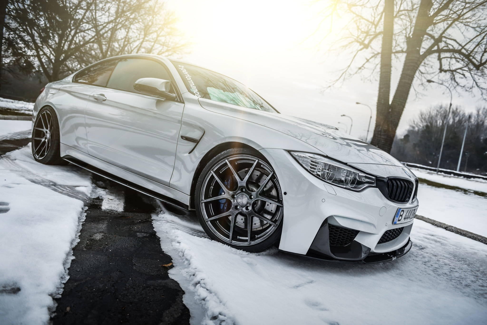 सफेद M4 BMW लैपटॉप वॉलपेपर