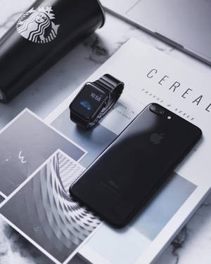 Apple Watch और जेट ब्लैक iPhone वॉलपेपर — Apple Watch वॉलपेपर
