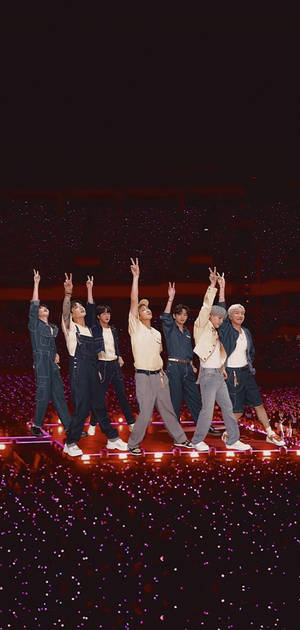 BTS Permission To Dance वॉलपेपर — आईफोन 16ई वॉलपेपर