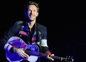Chris Martin काली पृष्ठभूमि वॉलपेपर — ट्रू ब्लैक वॉलपेपर