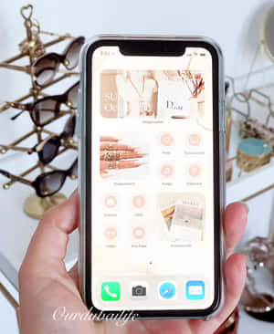 iPhone एस्थेटिक तस्वीरें — पिक्सेल फोल्ड वॉलपेपर