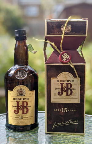 J&B रिज़र्व एज्ड 15 इयर्स — 荣耀 Pad वॉलपेपर