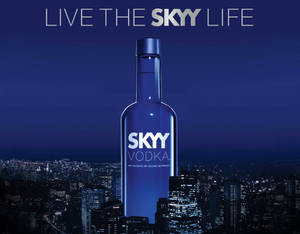 Skyy Vodka Live The Skyy Life पोस्टर — गहरा नीला वॉलपेपर