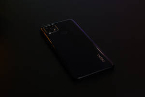 काला Oppo स्मार्टफोन