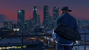 कूल GTA आदमी बैग के साथ — जीटीए वॉलपेपर