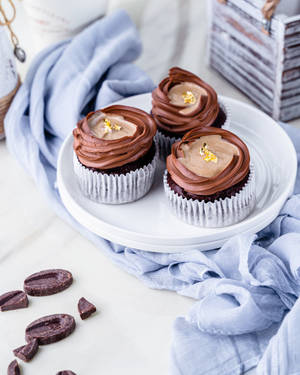 गोल्ड चॉकलेट कपकेक वॉलपेपर — 4:5 वॉलपेपर