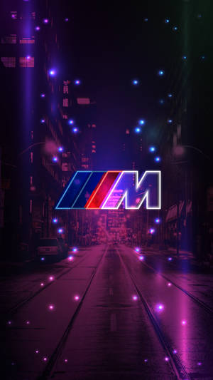 चमकती बैंगनी सड़क पर BMW M लोगो — BMW वॉलपेपर