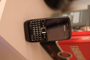 ब्लैक Nokia E71 — नोकिया वॉलपेपर
