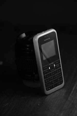 ब्लैक और ग्रे Nokia 105 — नोकिया वॉलपेपर