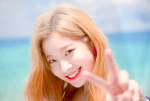 트와이스 멤버들의 스타일리시한 단체 포즈 — केपॉप जीआईएफ वॉलपेपर